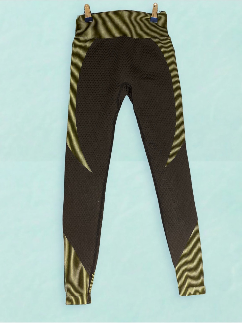 Stretch Athletic Black and Olive Green Textured Leggings
